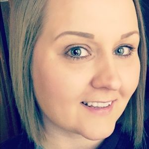 Meet your Posher, Jenalee